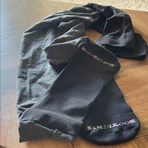 Darby Home Co Women's Black and Gray Socks